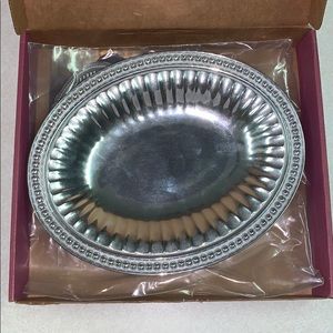 Wilton Armetale Flutes and Pearls Dish